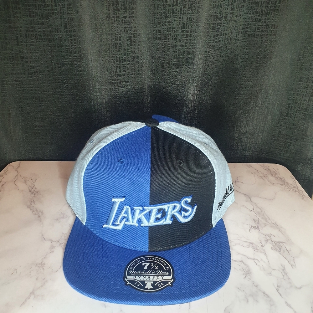 LA LAKERS Blue and black hat 7 1/2